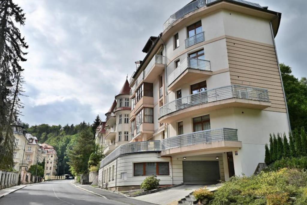 Apartamento Krizikova 4 *